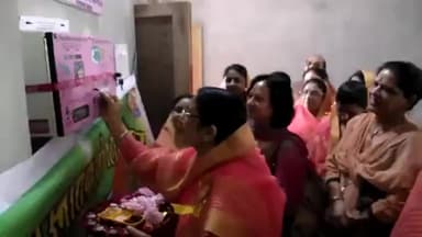 #हनुमानगढ
मासिक धर्म मे महिलाओ को जागृत करने के लिए माहेश्वरी महिला सगठन ने 14 शिक्षण संस्थानो मे लगाई सेनेटरी पैड मशीने