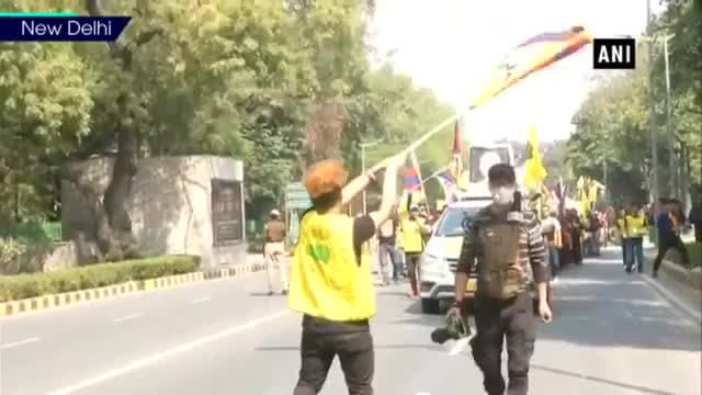 दिल्ली: तिब्बती कार्यकर्ताओं ने चीन के विरोध में किया खान मार्केट से यूएन ऑफ़िस तक मार्च <nis:link nis:type=tag nis:id=60thtibetanuprisingday nis:value=60thtibetanuprisingday nis:enabled=true nis:link/> <nis:link nis:type=tag nis:id=dalailama nis:value=dalailama nis:enabled=true nis:link/> <nis:link nis:type=tag nis:id=freetibet nis:value=freetibet nis:enabled=true nis:link/>