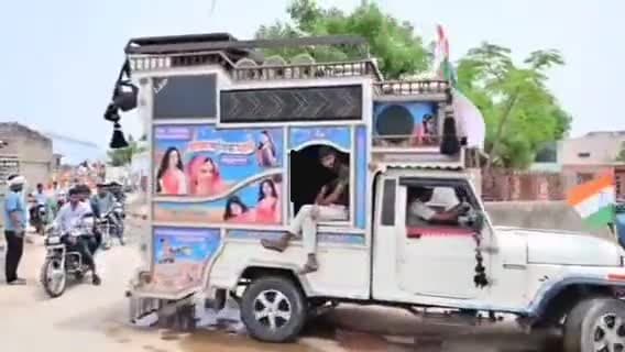 खंडेला में सैनिकों के सम्मान में निकाली तिरंगा रैली।