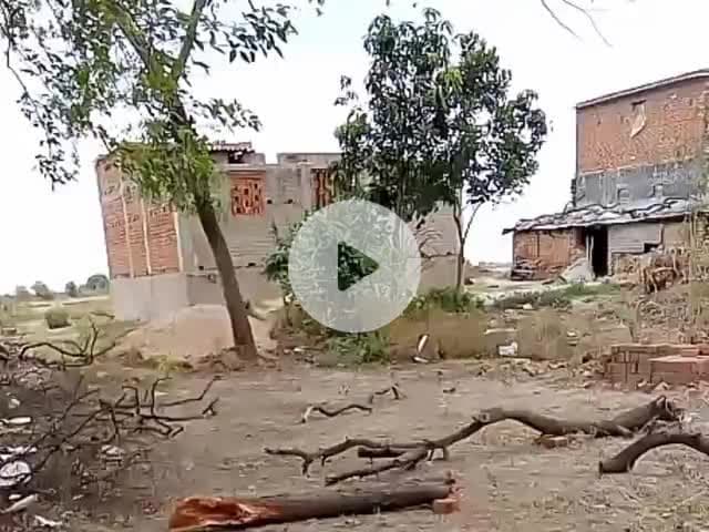 Semraon gaon mein jameen ka lafada