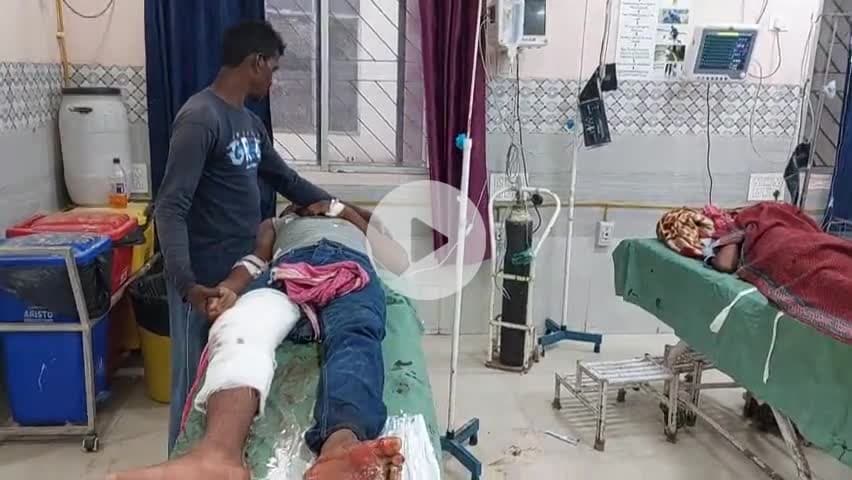 लातेहार में फिर सड़क हादसा। बाइक और ट्रैक्टर की सीधी टक्कर! #latehar #roadaccidents #बाइक #accident