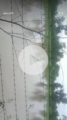 माताजी खेड़ा गांव में खेत में पानी पद के मक्खी गई दूसरे खेत में 
माताजी का खेड़ा