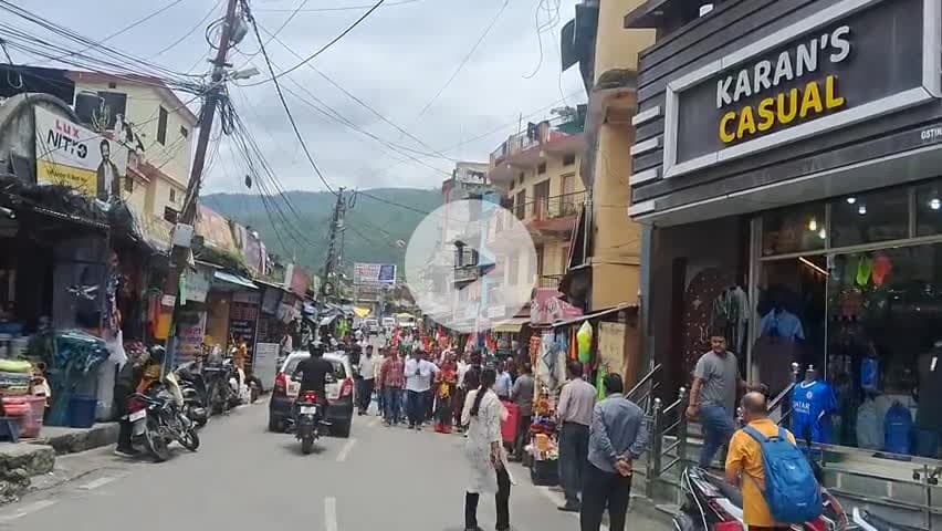 सिमकूना से सरोज आर्य अपनी जीत के लक्स के साथ आगे बढ़ते हुए...