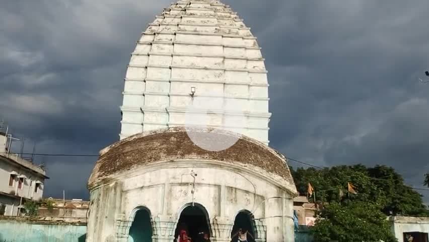 सावन की पहली सोमवारी पर#गिद्धौर के पंच मंदिर में उमड़ी श्रद्धालुओं का भीड़ ।