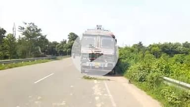କେସିଙ୍ଗା: ବୋରିଆ ଗାଁ ନିକଟରେ ଅଜଣା ଗାଡ଼ି ଧକ୍କାରେ ହେଲପର(ଖଳାସୀ)ଗୁରୁତର ଆହତ l