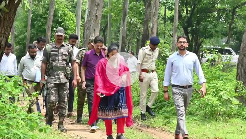 मयूरहंड: उपायुक्त ने अम्बा टाँड़ में मनरेगा पार्क का उद्घाटन और निरीक्षण किया