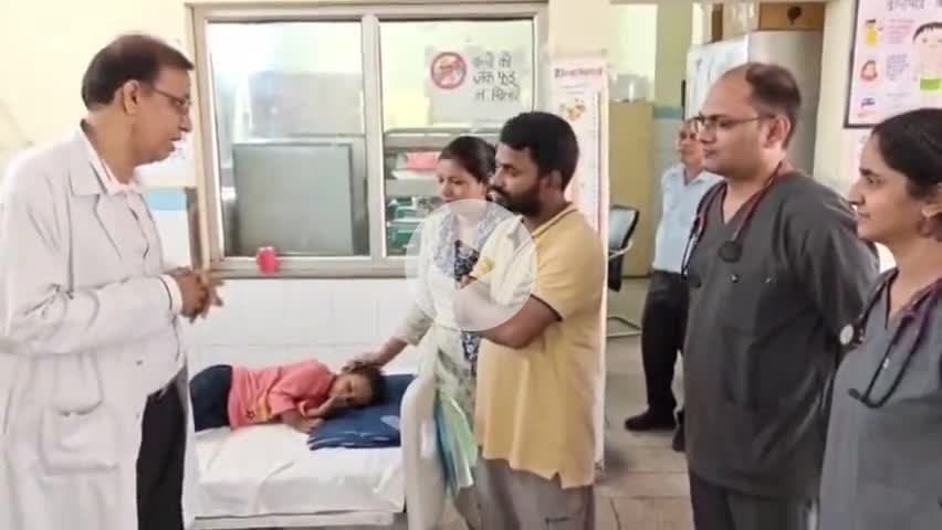 कीर्तिनगर: डॉक्टरों की कोशिश से मौत के मुंह से लौटी मासूम बच्ची, कीटनाशक से लड़कर जीती जिंदगी, डॉक्टरों की टीम ने किया कमाल