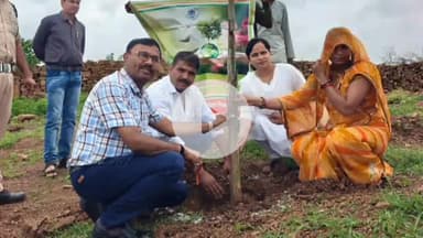 बैराड़: ग्राम पंचायत रैयन में पंच-ज़ योजना अंतर्गत आयोजित वृक्षारोपण कार्यक्रम में पौधे रोपित किए गए #वृक्षारोपण #ग्रीनइंडिया