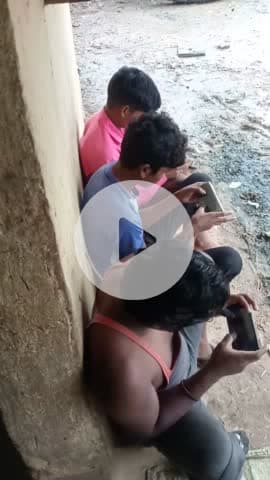 Hamare,Gaon,Ke,Ladke,FreeFireme,Vyast,Rahte,Hai@