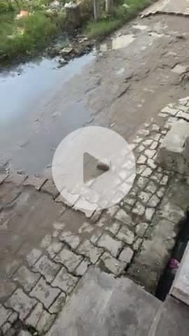 KASGANJ KE Durga colony me nagar panchayat ki laparvahi #kasganj
#dmkaryalay