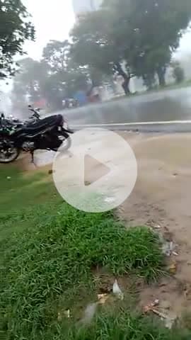 gauspur me barish ho rhi ha abhi