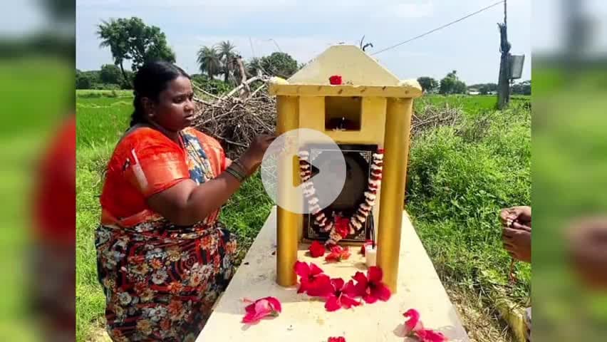గొల్లపల్లి: తండ్రి సమాధికి రాఖీ కట్టిన కూతురు...