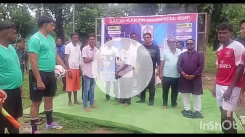 ଚିତ୍ରକୋଣ୍ଡା: କମାରଗୁଡା ଗ୍ରାମରେ ସଚି କାରାମ ମେମୋରିଆଲ ଫୁଟବଲ ଟୁର୍ଣ୍ଣାମେଣ୍ଟ ଉଦଘାଟିତ, ଯୋଗଦେଲେ ଜିଲ୍ଲା କ୍ରିକେଟ ସଂଘର ସଭାପତି