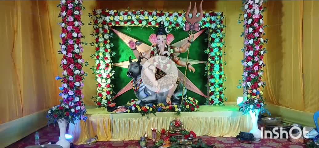 सिसई: प्रखंड क्षेत्र में धूमधाम से #गणेश_चतुर्थी पूजा की जा रही है, मेन रोड #युवा_क्लब का #पंडाल बना #आकर्षण का केंद्र