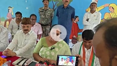 ग्रामीण विकास मंत्री श्री दीपिका पाण्डेय सिंह फ़ोशिल पार्क मंडरो में जिला अध्यक्ष प्रखण्ड अध्यक्ष पद पर चुनाव हेतु बैठक