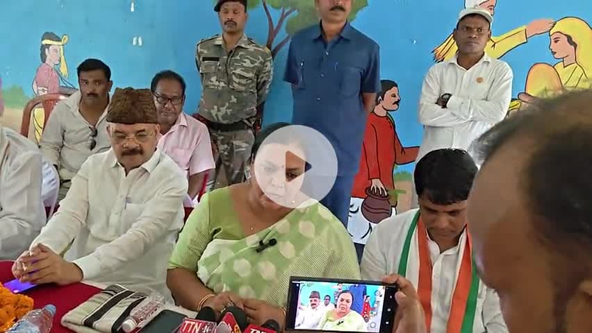 ग्रामीण विकास मंत्री श्री दीपिका पाण्डेय सिंह फ़ोशिल पार्क मंडरो में जिला अध्यक्ष प्रखण्ड अध्यक्ष पद पर चुनाव हेतु बैठक