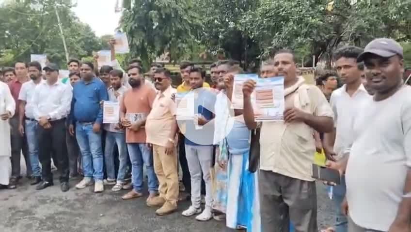 पाकुड़: जिला परिवहन पदाधिकारी पाकुड़ द्वारा रेलवे ऑटो स्टैंड परिसर में कैंप का आयोजन #pakur #jharkhand #campus