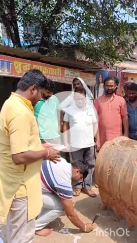 जखनियां:शादियाबाद: समाजसेवी संगम मोदनवाल ने शुरू कराया नाली निर्माण कार्य
#शादियाबाद #समाजसेवा #सामाजिककार्य