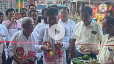 তামুলপুৰ: তামুলপুৰ আঞ্চলিক দুৰ্গাপূজাৰ স্থলীত দেওবাৰে বিয়লি উপস্থিত হৈ মন্দিৰৰ মুখ্য দ্বাৰ উন্মোচন কৰে বিজিত গৌৰা নাৰ্জাৰীয়ে