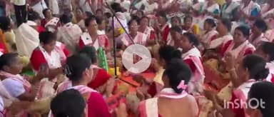 হাজো: আজি মহাষ্টমী পূজা,কামৰূপৰ বংশৰত ৩৫তম দুৰ্গাপূজা উদযাপন আয়তি সকলৰ নাম প্ৰসংগৰে মুখৰিত পূজা মণ্ডপস্থলী