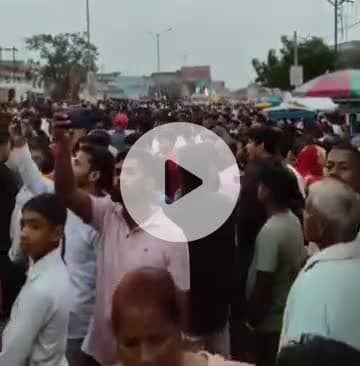 सलेमपुर में विसर्जन के दौरान उमड़ा आस्था का जनसैलाब। #दुर्गा_पूजा