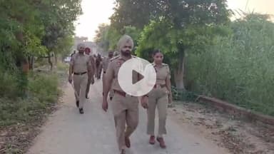 ਬਾਘਾ ਪੁਰਾਣਾ: ਬਾਘਾ ਪੁਰਾਣਾ ਪੁਲਿਸ ਨੇ ਦਿਵਾਲੀ ਦੇ ਤਿਉਹਾਰ ਨੂੰ ਮੱਦੇ ਨਜ਼ਰ ਰੱਖਦਿਆਂ ਕੀਤਾ ਫਲੈਗ ਮਾਰਚ ਲੋਕਾਂ ਨੂੰ ਸ਼ਾਂਤੀ ਬਣਾਈ ਰੱਖਣ ਦੀ ਕੀਤੀ ਅਪੀਲ