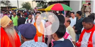 छुरा: महासमुंद के पूर्व सांसद चंदूलाल साहू ने मूंगझर देव दशहरा में देवी-देवताओं की पूजा अर्चना की, क्षेत्र में सुख-शांति की कामना की