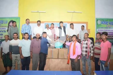 पाकुड़: उपायुक्त ने माटी शिल्पकारों के बीच विद्युत चाक का वितरण किया #pakur #jharkhand #electricity #Moter