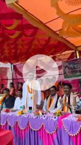 ସୁନାବେଡା: କୋରାପୁଟ ସିମିଳିଗୁଡା କାକିଗାଁ ରେ  ଅନୁଷ୍ଟିତ ଫୁଟବଲ ଫାଇନାଲ ମ୍ୟାଚ ରେ ଅତିଥି ଭାବେ ଯୋଗ ଦେଇ ଖେଲାଲି ଙ୍କୁ ଉସ୍ତାହିତ୍ କଲେ କୋରାପୁଟ ର ପୂର