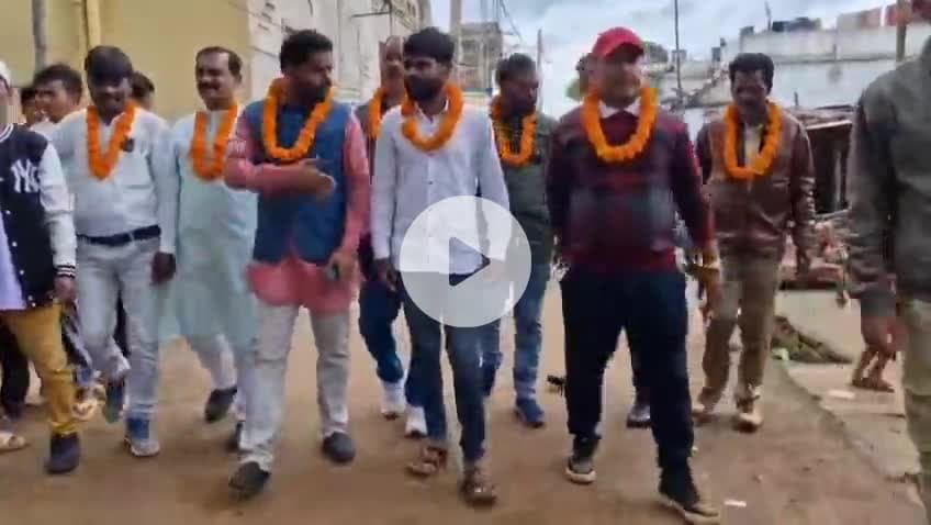 ସୁନାବେଡା: ସିମିଳିଗୁଡା କାକିଗାଁରେ ଚାଲିଥିବା ଫୁଟବଲ ମ୍ୟାଚରେ ଅତିଥି ଭାବେ ଯୋଗଦେଇ ଖେଳାଳିଙ୍କୁ ଉତ୍ସାହିତ କଲେ କୋରାପୁଟ ଜିଲ୍ଲା କଂଗ୍ରେସ ସଭାପତି