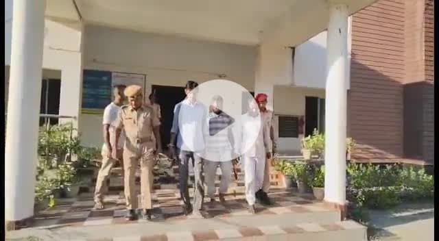 সৰ্থেবাৰী: এনজিঅ'ত শিক্ষকতাৰ চাকৰি দিয়াৰ নামত প্ৰৱঞ্চনাৰে ধন সংগ্ৰহ কৰা প্ৰৱঞ্চক সৰ্থেবাৰীত আটক কৰি আদালতত হাজিৰ কৰায় আৰক্ষীয়ে