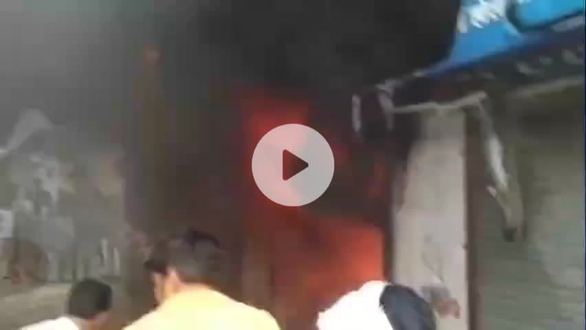 राजगढ़: सिद्धमुख में एक दुकान में भीषण आगजनी, एसएचओ धमेन्द्र सिंह मय जाब्ते पहुंचे मौके पर, #दमकल से आग पर काबू, टला बड़ा नुकसान