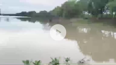 வெம்பக்கோட்டை: சிலதினங்களாக பெய்து வரும் கனமழையின் காரணமாக சங்கரபாண்டியாபுரம் ஆண்டிபுரம் போன்ற பகுதியில் கண்மாயில் நிரம்பி மறுகால் விவசாயிகள் மகிழ்ச்சி