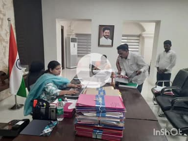 దుగ్గొండి: వరంగల్ జిల్లా కలెక్టరేట్ కార్యాలయంలో భూభారతిపై అధికారులతో సమావేశం