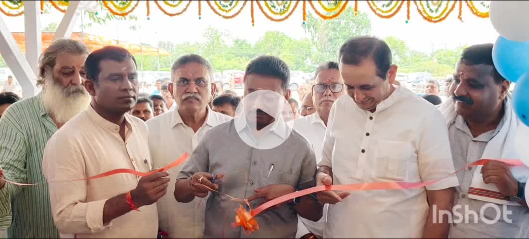 ઉચ્છલ: જામકી ગામે કોંગ્રેસના પૂર્વ ધારાસભ્ય અને હરીફ ઉમેદવારના કાર્યક્રમમાં રાજકીય સ્પર્ધા ભૂલી ભાજપના મંત્રી પોહચતા લોકો ખુશ.