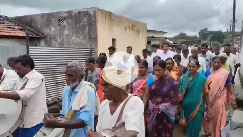 నేరడిగొండ: కుష్టి గ్రామంలో శబరిమాత ఆశ్రమ నిర్మాణానికి భూమి పూజ