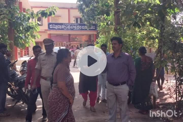 చీపురుపల్లి: గుర్ల కేజీబీవీ ఆశ్రమ పాఠశాలను ఆకస్మికంగా తనిఖీ చేసిన,జిల్లా న్యాయ సేవ అధికార సంస్థ కార్యదర్శి కృష్ణ ప్రసాద్