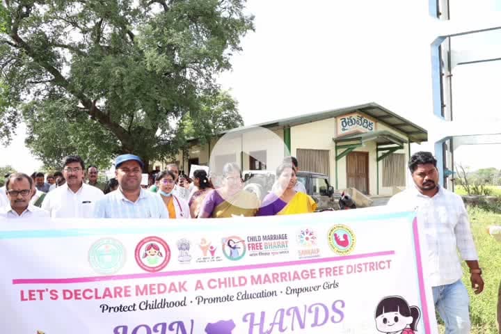 శివంపేట్: బాల్య వివాహాలు జరగకుండా అంగన్వాడి టీచర్లు ఆశ వర్కర్లు గ్రామపంచాయతీ కార్యదర్శుల చూడాలి
కలెక్టర్ రాహుల్ రాజ్