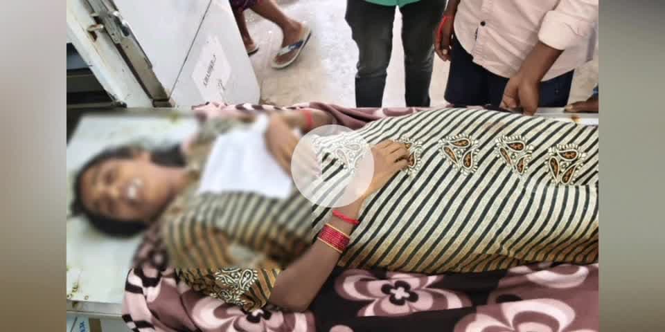 అవనిగడ్డ: మాచవరం గ్రామంలో ఉరి వేసుకుని మహిళ ఆత్మహత్య