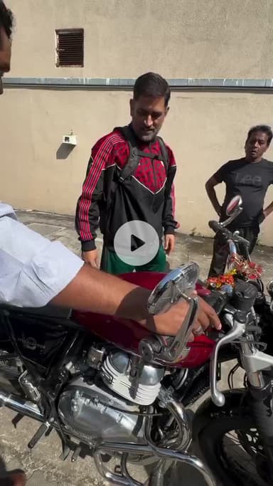 धोनी #dhoni #Ranchi #jharkhand @dhoni2423 #royal #enfield #bullet #क्रिकेट #csk #dhoni#