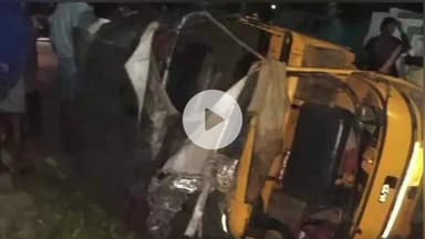 మోతే: తుమ్మల పెన్ పహాడ్ వద్ద ఆటో బోల్తా... 15 మంది కూలీలకు గాయాలు