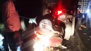 पाकुड़: ट्रेलर वाहन से टकराने से स्कूटी सवार घायल #breaking #accidents #pakur #no #entry #truck