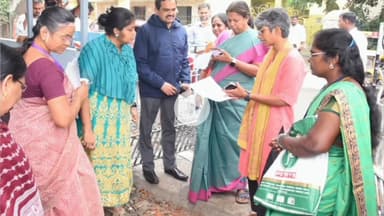 பல்லாவரம்: நேரு நகரில் வாக்குசாவடி நிலை அலுவலர்கள் கணக்கீட்டு படிவம் வழங்குதல் பணியினை மாவட்ட ஆட்சியர் ஆய்வு செய்தார்