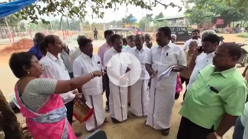 குன்றத்தூர்: நாவலூர் அரசு அடுக்குமாடி குடியிருப்பு மற்றும் படப்பை பகுதிகளில் SIR பணிகள் குறித்து அதிமுக முன்னாள் அமைச்சர் வி.சோமசுந்தரம் நேரடி கள ஆய்வு