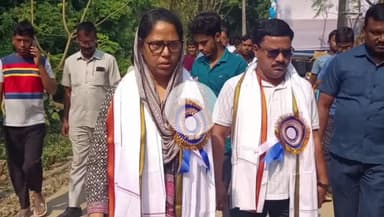 কালিয়াচক ১: মুখ্যমন্ত্রীর অনুপ্রেরণায় ও মন্ত্রী সাবিনা ইয়াসমিনের উদ্যোগে কালিয়াচক ১ নম্বরে নতুন রাস্তা নির্মাণে উন্নয়নের ছোঁয়া