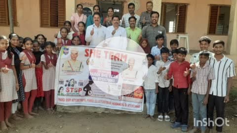 పూడూర్: మంచన్ పల్లి పాఠశాల విద్యార్థులకు సైబర్ క్రైమ్ ఆన్లైన్ మోసాలపై అవగాహన కల్పించిన షీ టీం సభ్యులు