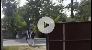 চেঙা: হৰিপুৰত তাৰাবাৰী উচ্চতৰ মাধ্যমিক বিদ্যালয়ত শিক্ষকৰ অনুপস্থিতিৰ বাবে স্কুল বন্ধ, ব্যৱস্থা গ্ৰহণৰ দাবী ৰাইজৰ