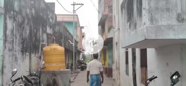 பள்ளிப்பட்டு: பள்ளிப்பட்டில்  வயிற்றுப்போக்கள் 20 மேற்பட்டோர்  மருத்துவமனையில் அனுமதிக்கப்பட்டு சிகிச்சை