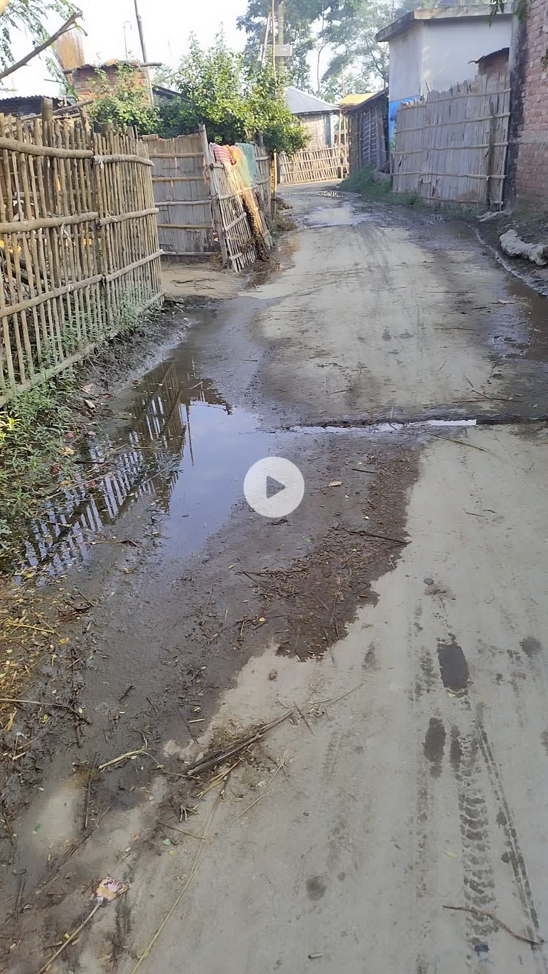 tuti ka Pani lekeg 1month sa Jada ho gaya hii pani band nahi hu hii