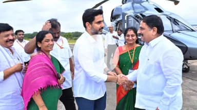 రాప్తాడు: పుట్టపర్తి విమానాశ్రమంలో రాష్ట్ర విద్య ఐటీ శాఖ మంత్రి నారా లోకేష్ కు స్వాగతం పలికిన రాప్తాడు ఎమ్మెల్యే పరిటాల సునీత.